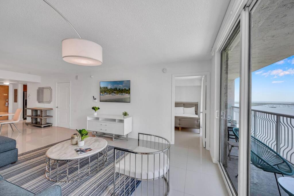 Luxurious Private Unit With Parking Apartamento Miami Exterior foto