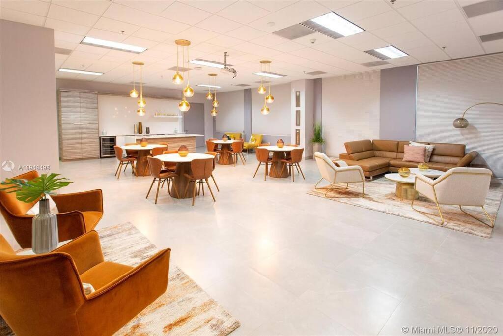 Luxurious Private Unit With Parking Apartamento Miami Exterior foto
