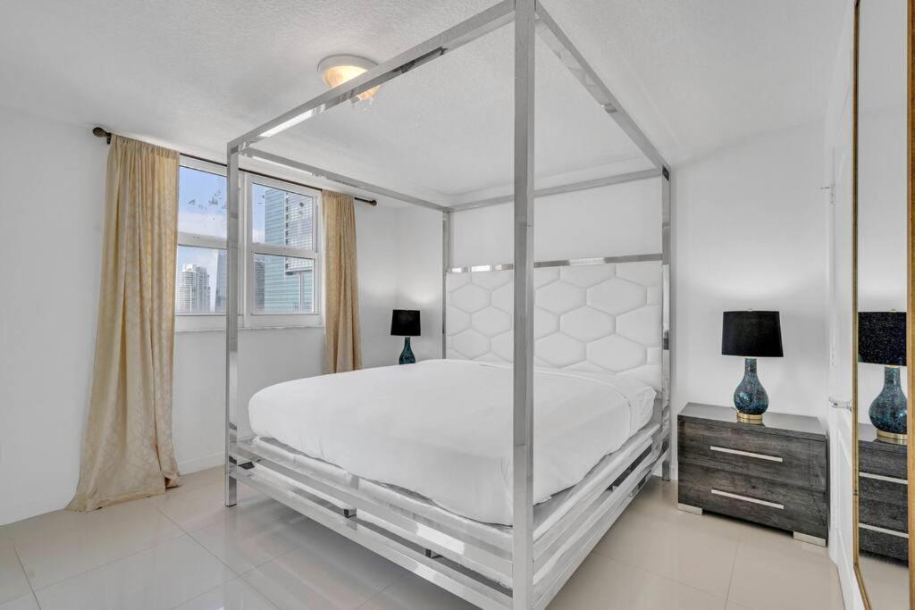 Luxurious Private Unit With Parking Apartamento Miami Exterior foto
