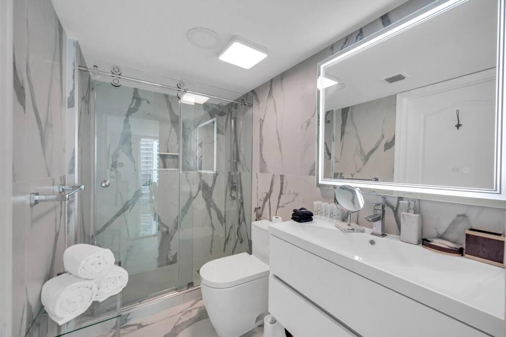 Luxurious Private Unit With Parking Apartamento Miami Exterior foto