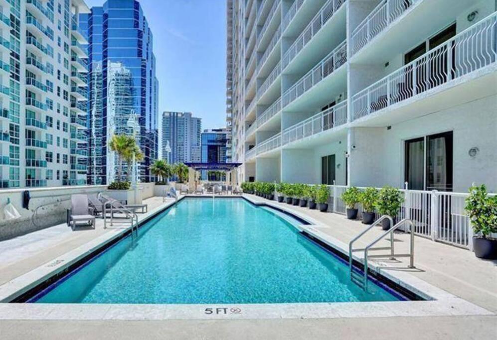 Luxurious Private Unit With Parking Apartamento Miami Exterior foto