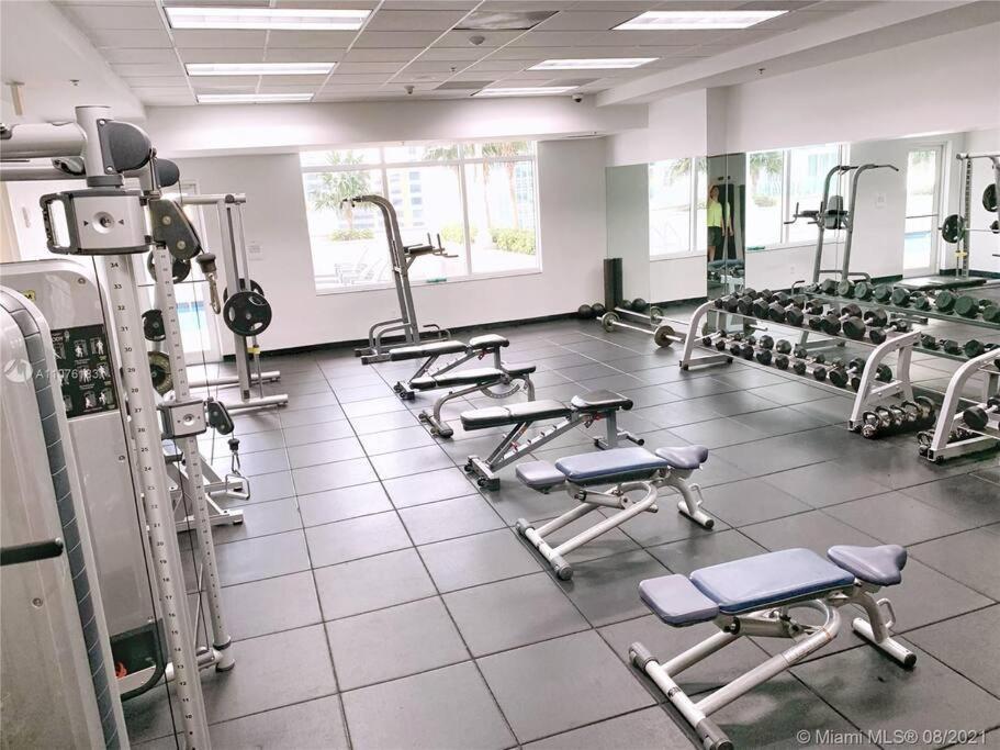 Luxurious Private Unit With Parking Apartamento Miami Exterior foto