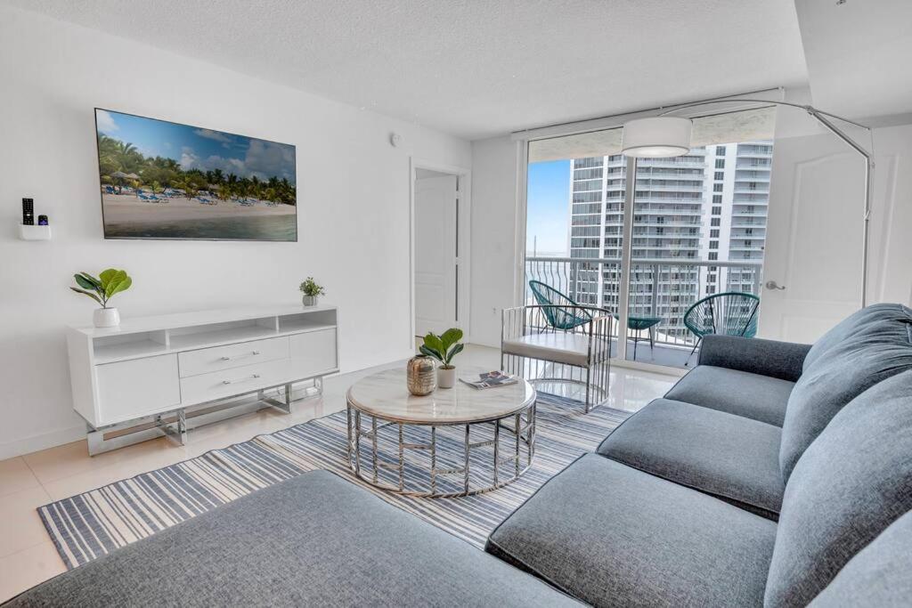 Luxurious Private Unit With Parking Apartamento Miami Exterior foto