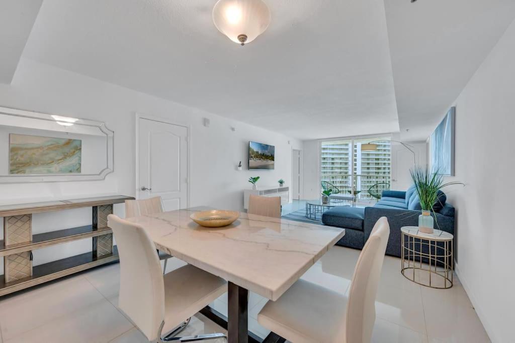 Luxurious Private Unit With Parking Apartamento Miami Exterior foto